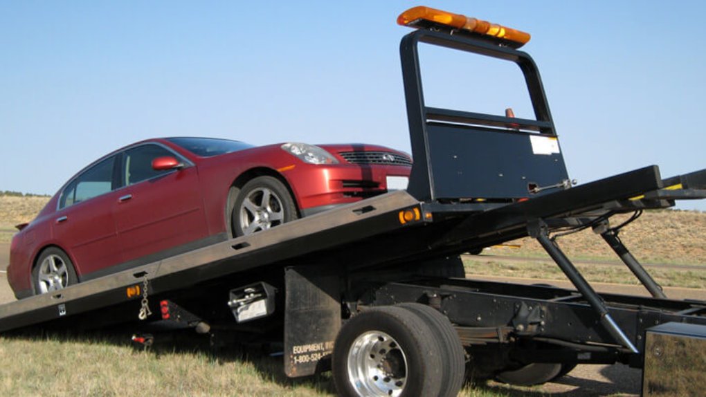 Quick Car Removal For Improved Aesthetics In Liberty Grove